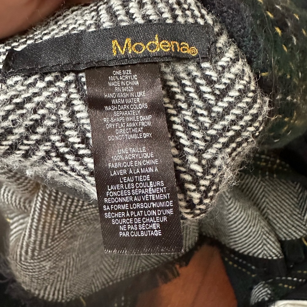 Modena Plaid Poncho - Picture 3 of 3